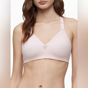 NWT Calvin Klein Effortless Motion Unlined Triangle Bra Pink Size Small